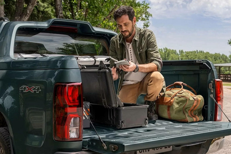 Cùng với đó là sự xuất hiện của hộp số tự động 8 cấp mới, chính là loại đang dùng trên Colorado thế hệ 3 ở Mỹ nhưng giờ đây được hiệu chỉnh riêng cho S10 2025.