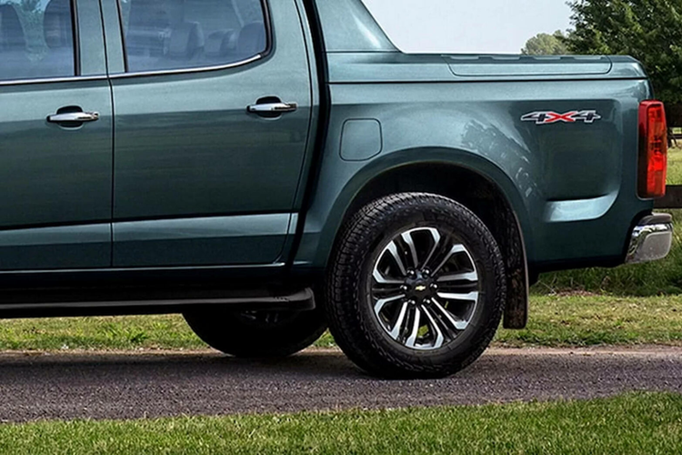 GM cho biết những cải tiến này đã giúp S10 giảm mức tiêu thụ nhiên liệu xuống 13%, đồng thời cho phép tăng tốc từ 0-100 km/h trong vòng 9,4 giây, tức là nhanh hơn đúng 1 giây so với trước.