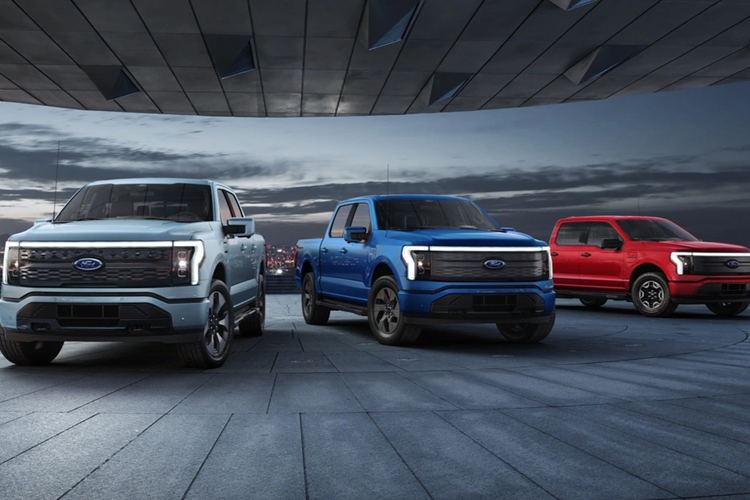 Tất cả các mức giá điều chỉnh đều bao gồm phí vận chuyển bắt buộc là 2.095 USD (51 triệu đồng), cũng đã tăng thêm 100 USD (2,4 triệu đồng) so với trước.