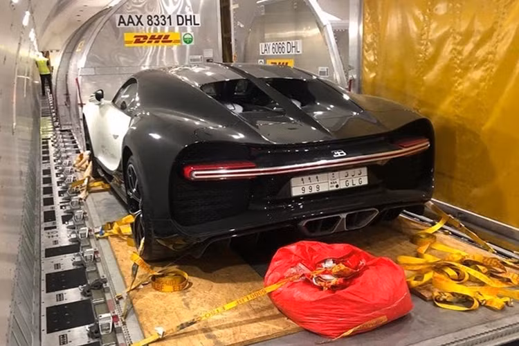 Ngoài ra, còn có Porsche Cayenne Turbo GT, Ferrari 812 Competizione, Ferrari 296 GTB, Mercedes-AMG GT Black Series, Lamborghini Urus và siêu xe Porsche 911 GT2 RS.