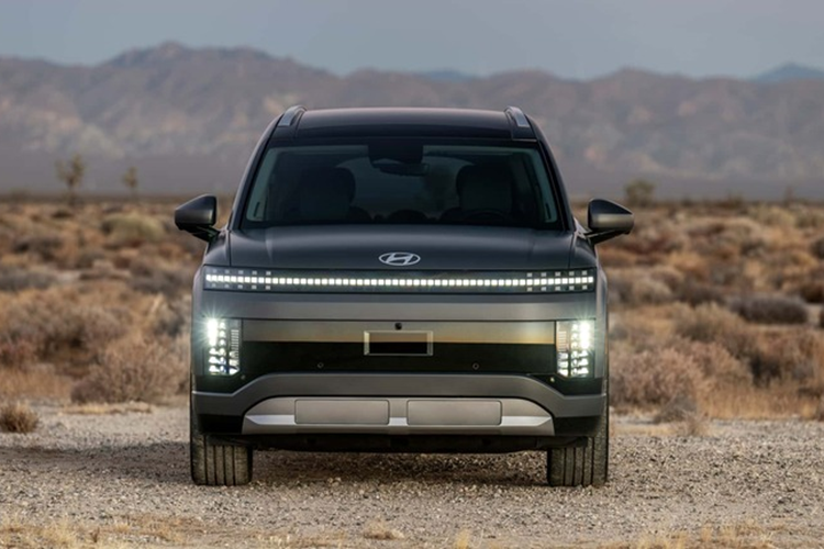 Với không gian đủ cho 6 hoặc 7 người bên trong, tùy theo cấu hình, hành khách ở hàng ghế thứ hai sẽ có thể trải nghiệm Ghế thư giãn mới của Hyundai có chức năng Dynamic Touch Massage.