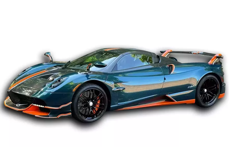Pagani Huayra BC Roadster có giá lên đến 3,5 triệu đô la, cao hơn rất nhiều con số 1,3 triệu đô la của bản tiêu chuẩn, và điều này cũng đã thể hiện rõ, 40 chủ xe Pagani Huayra BC Roadster trên toàn cầu, đều là những nhà sưu tập.