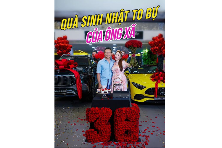 Ngoại thất của Mercedes-AMG SL43 Chi Bảo tặng vợ nổi bật với những đường cong mềm mại kết hợp với những chi tiết màu đen tạo điểm nhấn như lưới tản nhiệt, cản trước, viền hông hai bên, ốp gương, ống xả…ở gói thiết kế ngoại thất AMG Night Package và AMG Night Package II.