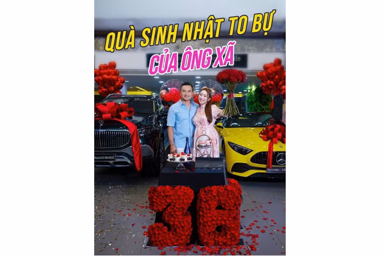 Ngoại thất của Mercedes-AMG SL43 Chi Bảo tặng vợ nổi bật với những đường cong mềm mại kết hợp với những chi tiết màu đen tạo điểm nhấn như lưới tản nhiệt, cản trước, viền hông hai bên, ốp gương, ống xả…ở gói thiết kế ngoại thất AMG Night Package và AMG Night Package II.