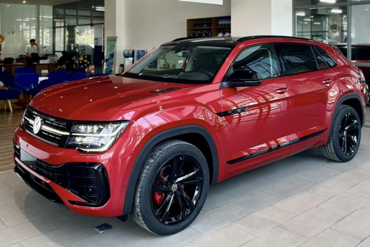 Với kích thước này, xe được định vị trong phân khúc SUV cỡ lớn, cạnh tranh cùng Hyundai Palisade, Ford Explorer và Toyota Land Cruiser Prado. Mẫu xe SUV Volkswagen Teramont X 2024 mang thiết kế cá tính hiện đại và trẻ trung, đi cùng với nhiều trang bị công nghệ tiên tiến.