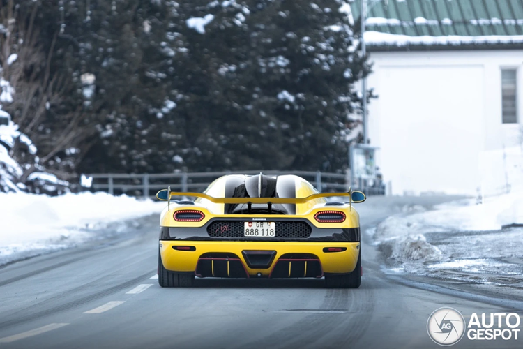 Tuy vậy, hãng xe đến từ Thụy Điển đã sản xuất 27 chiếc, bao gồm một chiếc phiên bản thử nghiệm của nhà máy và một chiếc thay thế xe của khách hàng bị tai nạn trong quá trình kiểm tra trước khi bàn giao.