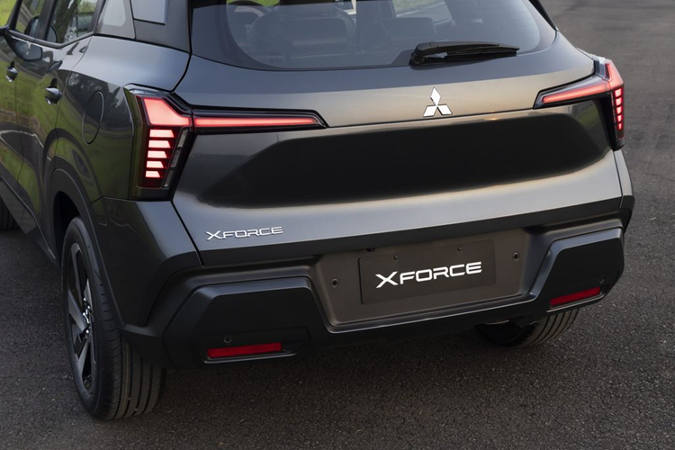 Mitsubishi Xforce 2024 mới được định vị trong phân khúc crossover/SUV cỡ B, cạnh tranh trực tiếp với các đối thủ như Toyota Corolla Cross, Honda HR-V, Mazda CX-30, Hyundai Creta, Kia Seltos hay MG ZS.