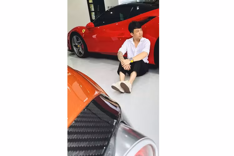 Siêu xe Ferrari F8 Tributo mới bị Phạm Trần Nhật Minh bán lại cho 1 cò xe được trang bị khối động cơ V8, dung tích 3.9 lít, tăng áp kép, sản sinh công suất tối đa 710 mã lực và mô-men xoắn cực đại 770 Nm.