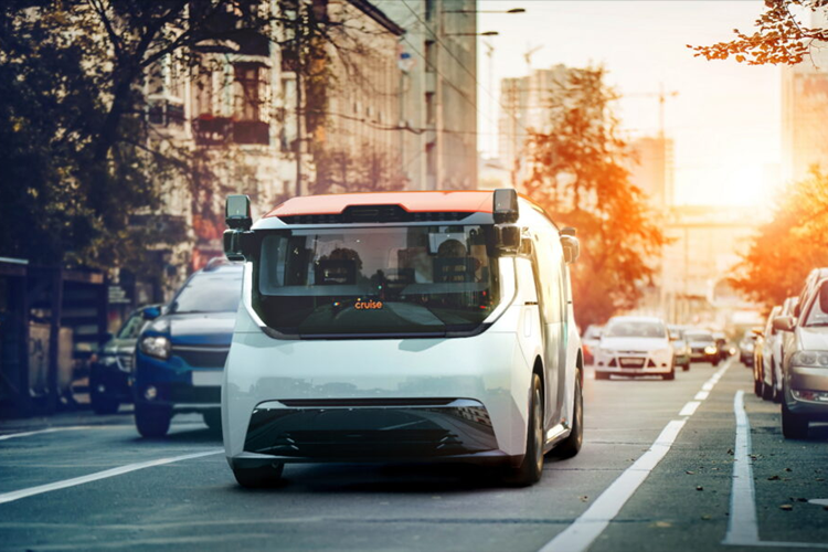 Giám đốc điều hành GM Mary Barra cho biết sự không chắc chắn về quy định đối với thiết kế đó là nguyên nhân chính dẫn đến quyết định hủy bỏ dự án này. Thay vào đó, Cruise sẽ tập trung vào việc tạo ra các phiên bản tự hành của Chevrolet Bolt thế hệ tiếp theo sẽ ra mắt vào năm 2025.