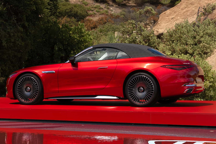 Tất cả những thay đổi trên xe đều nhằm mục đích thoải mái. Xe được trang bị nhiều tính năng cách âm hơn, hệ thống ống xả êm hơn, hệ thống treo được điều chỉnh lại, mềm hơn và giá đỡ động cơ ổn định hơn.