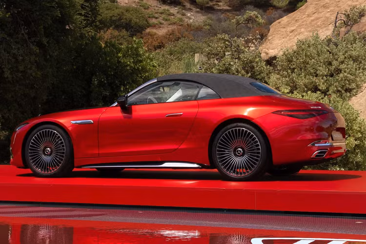 Tất cả những thay đổi trên xe đều nhằm mục đích thoải mái. Xe được trang bị nhiều tính năng cách âm hơn, hệ thống ống xả êm hơn, hệ thống treo được điều chỉnh lại, mềm hơn và giá đỡ động cơ ổn định hơn.