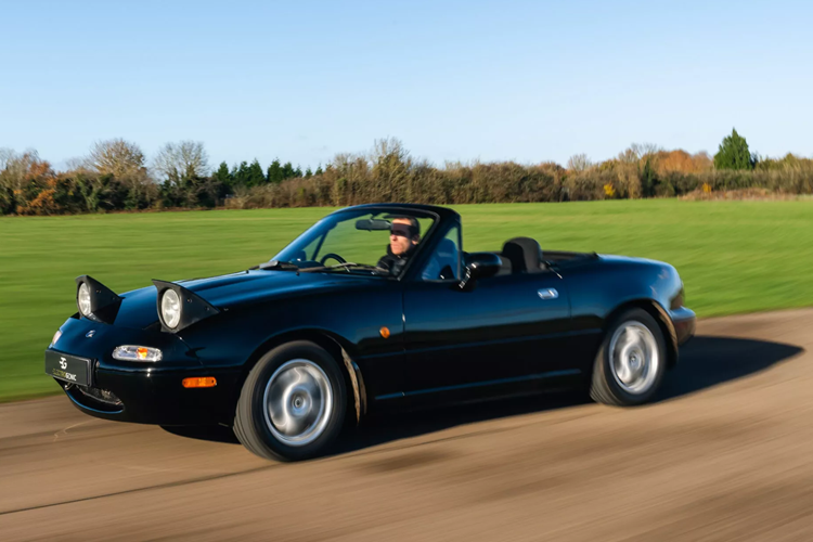 Electrogenic cho biết việc hoán đổi có thể được thực hiện bởi một thợ máy được đào tạo chỉ trong vài ngày và bộ dụng cụ cũng có thể đảo ngược hoàn toàn về lại xe xăng nếu chủ sở hữu thay đổi ý định.