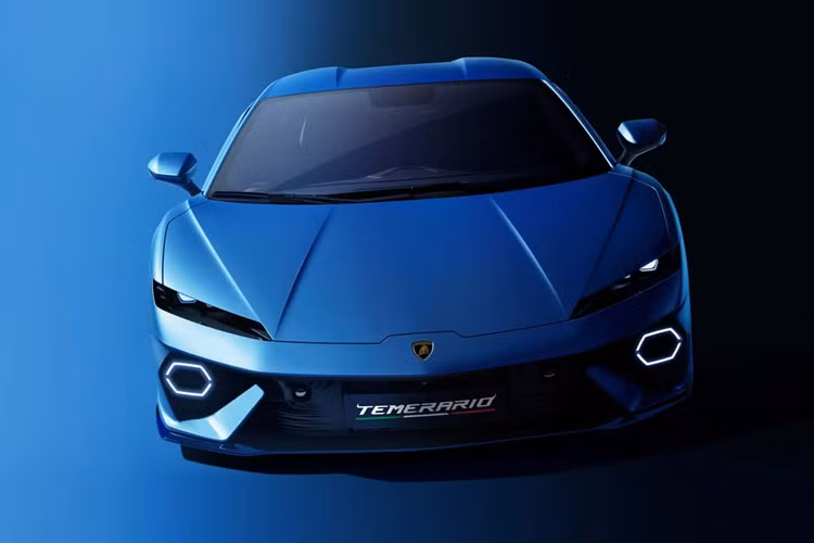 Đầu xi-lanh của siêu xe Lamborghini Temerario hybrid 2025 được hoàn thiện bằng hợp kim nhôm đúc và các thanh kết nối bằng titan giúp giảm trọng lượng, trong khi các chốt được phủ kim cương giống Carbon (DLC) trong hệ thống van đảm bảo động cơ có thể quay tới 10.000 vòng/phút.