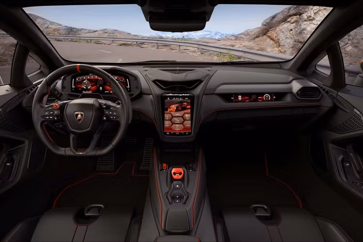 Bộ pin của xe hiện có công suất 3,8 kilowatt giờ. Nếu sử dụng cổng sạc AC truyền thống, xe sẽ có công suất lên tới 7 kilowatt và pin sẽ sạc lại sau 30 phút. Xe cũng có thể được sạc lại thông qua phanh tái tạo hoặc trực tiếp từ động cơ V8 chỉ trong 6 phút.