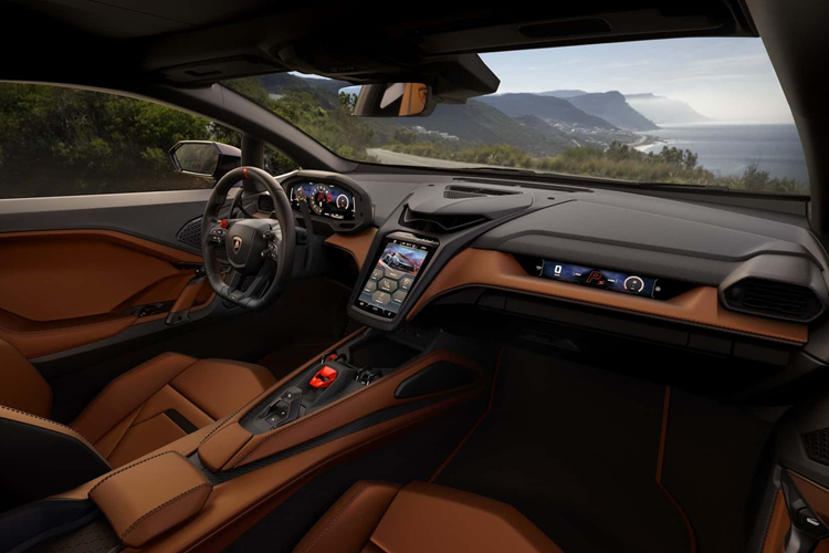 Người dùng cũng có thể lái xe bằng cách sử dụng riêng động cơ điện phía trước một cách tiện lợi. Nhìn bề ngoài, Temerario trông giống như sự kết hợp giữa Revuelto và Huracán cũ.