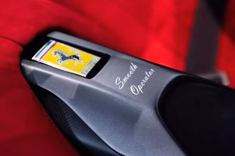 Daytona SP3 là sản phẩm thiết kế để vinh danh chiến thắng của Ferrari trong giải đua 24 Hours of Daytona vào năm 1967. Thiết kế của mẫu siêu xe này được lấy cảm hứng từ huyền thoại LaFerrari Aperta, kết hợp với những đường nét cắt xẻ mạnh mẽ mang hơi thở hiện đại.