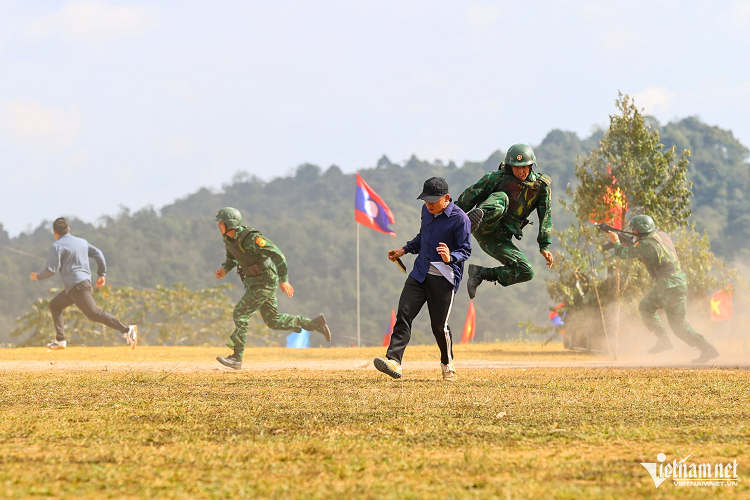Trong các giai đoạn có từng vấn đề huấn luyện cụ thể, gồm: Thiết lập sở chỉ huy liên hợp, vận hành cơ chế; thống nhất phương án, triển khai đội hình phục kích, sẵn sàng đánh bắt tội phạm; thực hành đánh bắt tội phạm qua biên giới. 