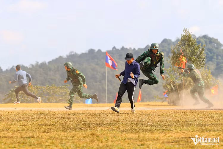 Trong các giai đoạn có từng vấn đề huấn luyện cụ thể, gồm: Thiết lập sở chỉ huy liên hợp, vận hành cơ chế; thống nhất phương án, triển khai đội hình phục kích, sẵn sàng đánh bắt tội phạm; thực hành đánh bắt tội phạm qua biên giới. 