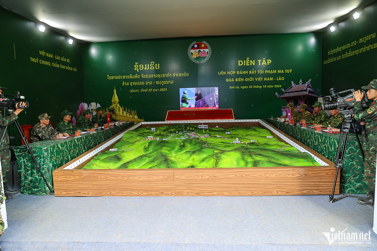 Diễn tập gồm 3 giai đoạn: Tổ chức chuẩn bị đánh bắt tội phạm, thực hành đánh bắt tội phạm và kết thúc diễn tập.