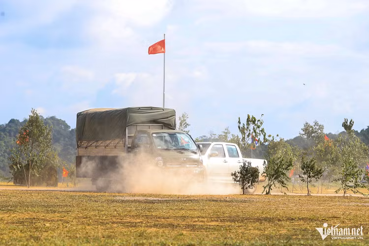Việt Nam và Lào có chung đường biên giới dài hơn 2.300km, tiếp giáp giữa 10 tỉnh của nước ta với 10 tỉnh của Lào. Khu vực biên giới Việt Nam - Lào được hai nước xác định là một trong những khu vực có vị trí chiến lược hết sức quan trọng về quốc phòng, an ninh và kinh tế - xã hội. 