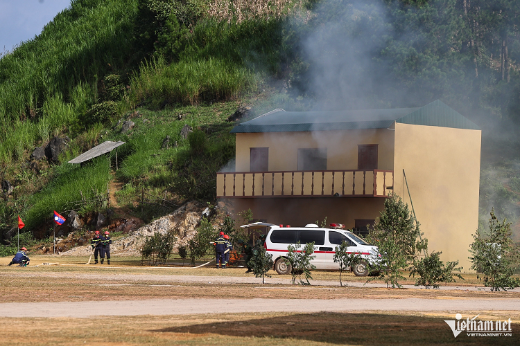 Diễn tập chữa cháy, cứu nạn.