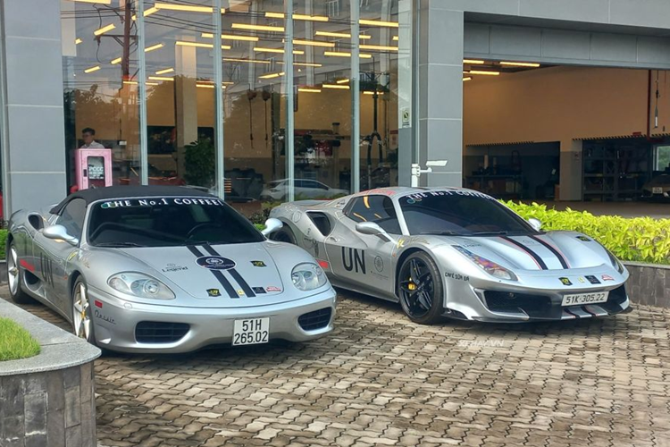 Gần thời điểm diễn ra sự kiện, showroom Ferrari tại TP.HCM đã mang loạt xe của “vua cafe” ra trưng bày để mọi người đều có thể chiêm ngưỡng. Đáng chú ý, trong dàn xe Ferrari của Đặng Lê Nguyên Vũ có mẫu F355 Spider giờ đây đã không còn “ngồi ghế dự bị” mà chính thức được điền tên tham gia Gumball 3000 2024.