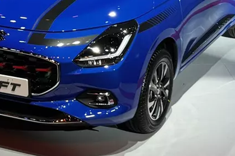 Hệ thống hỗ trợ khởi hành ngang dốc chỉ dành cho các bản dùng hộp số tự động của xe. Nằm bên dưới nắp ca-pô của Suzuki Swift 2024 tại thị trường Ấn Độ là động cơ xăng Z12E mới, thay cho loại K12 cũ.