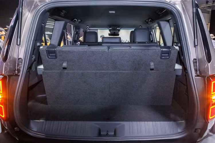 Động cơ này đi với hộp số tự động Super ECT 6 cấp. Cả hai động cơ này sẽ kết hợp với hệ dẫn động 4 bánh toàn thời gian với khóa vi sai Torsen LSD trung tâm và khóa vi sai điện tử phía sau.