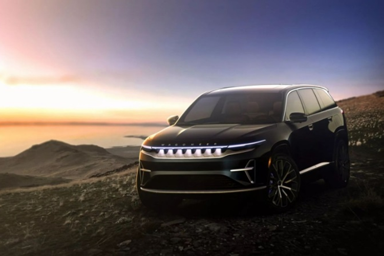 Bên cạnh đó, Jeep cũng đăng tải một đoạn video ngắn “nhá hàng” về thiết kế xe. Theo những hình ảnh được hé lộ, có thể thấy, Jeep Wagoneer S 2024 mới mang thiết kế đậm tính khí động học. Ngoại thất của xe được thiết kế mượt mà, mềm mại hơn, bớt đi những chi tiết gồ ghề, góc cạnh.