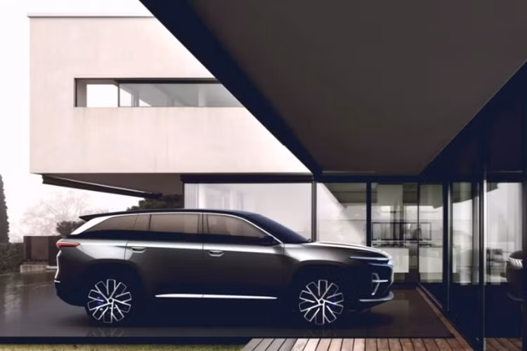 Được biết, xe sẽ được trang bị hệ dẫn động 4 bánh toàn thời gian và có thể di chuyển trên nhiều địa hình phức tạp. Dự kiến, phạm vi hoạt động của Wagoneer S là 644 km trong một lần sạc.