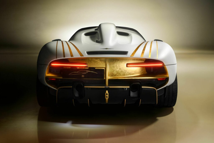 Hiện tại, mức giá bán của phiên bản đặc biệt này vẫn còn là một ẩn số, tuy nhiên mức giá xe Touring Arese RH95 Vento D’Oro cơ bản là 1,58 triệu Euro (Khoảng 1,72 triệu Đô - hơn 40 tỷ đồng) đã bao gồm chi phí cho một chiếc Ferrari 488 nền tảng.