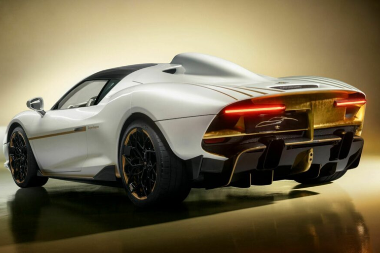 Đây chính là động cơ V8 tăng áp kép quen thuộc trên những mẫu Ferrari hiện đại. Mẫu Arese RH95 được lắp đặt với hộp số ly hợp kép 7 cấp. Với những trang bị này, xe có thể tăng tốc từ 0-100 km/h chỉ trong vòng 3,0 giây và có thể đạt tốc độ tối đa lên tới 330 km/h.