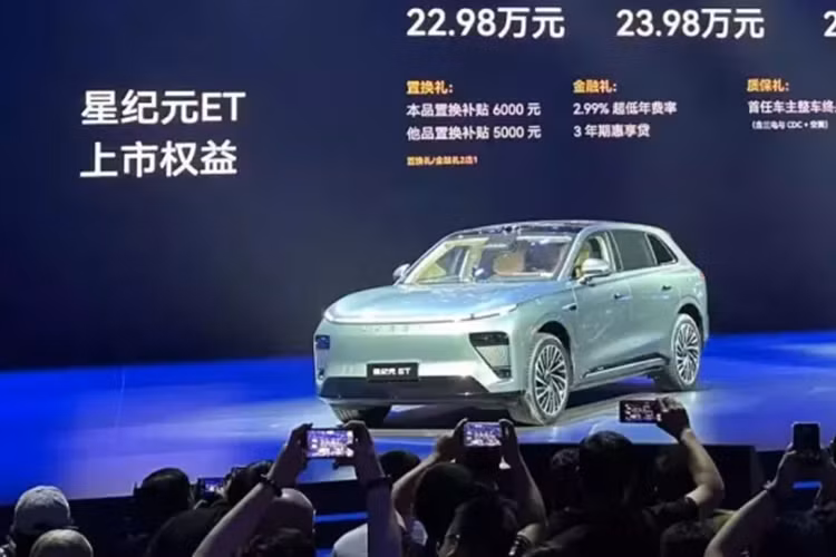 Chỉ mất 9 phút để sạc pin 77kWh với SOC 30-80% và 15 phút để sạc pin 100kWh với SOC 30-80%. Chỉ mất 24 phút để đạt SOC 20%-80% trong môi trường cực lạnh âm 20oC, giải quyết hiệu quả bài toán bổ sung năng lượng xe điện cho người dùng miền Bắc. 