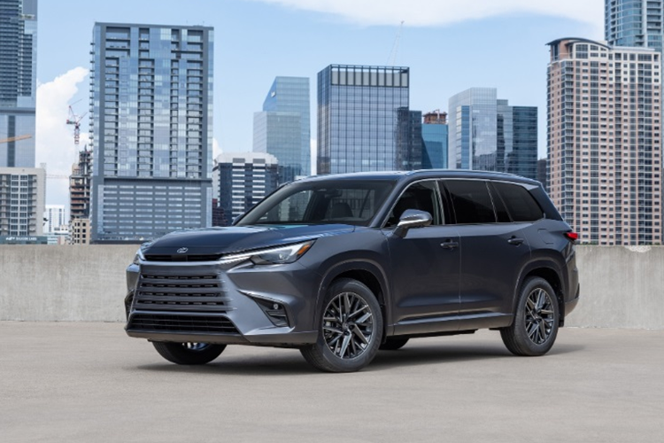 Ở lần “lên đời” này, Lexus TX 2025 mới được điều chỉnh giá bán tăng nhẹ so với phiên bản tiền nhiệm. Giá xe Lexus TX 2025 khởi điểm giờ đây là 56.490 USD (tương đương 1,43 tỷ đồng).