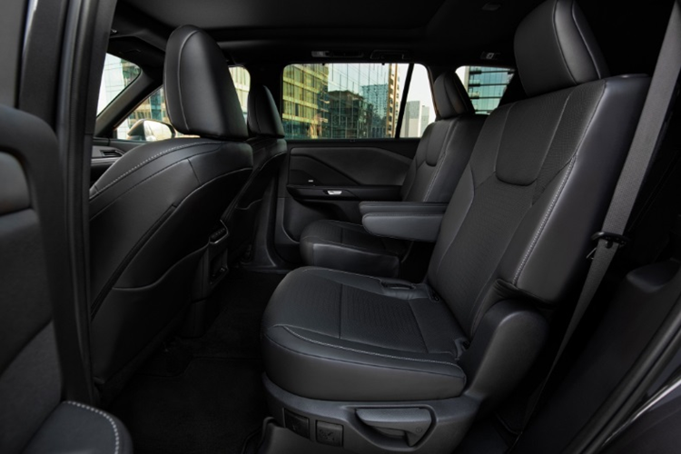 Biến thể này sẽ có 6 chỗ ngồi chứ không phải 7 chỗ ngồi như các bản khác.