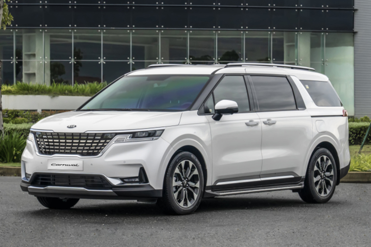 Riêng Kia K3 được giảm 20 triệu đồng ở cả 2 bản 1.6 Turbo và 2.0 AT Premium. Giá bán mới của Kia K3 bản 1.6 Turbo là 714 triệu và bản 2.0 AT Premium là 619 triệu đồng.