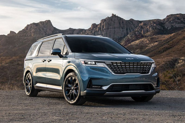 Kia trên thực tế không phải là thương hiệu duy nhất điều chỉnh giá xe trong tháng 5/2024 này. Thương hiệu Mazda cũng giảm giá cho 2 mẫu xe Mazda2 Sedan và CX-3. Mazda2 Sedan được giảm từ 22 - 25 triệu đồng, tùy phiên bản, trong khi mức tương ứng của CX-3 là 27 - 30 triệu đồng.