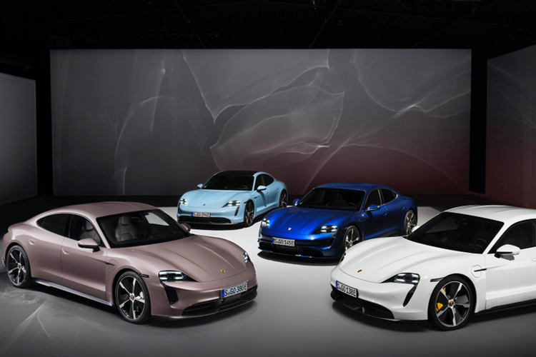 Hệ thống này còn cho phép nâng gầm thêm lên 55 mm khi mở cửa để hành khách ra/vào xe dễ dàng hơn. Hiện giá xe Porsche Taycan 2025 ở Việt Nam chưa được công bố. Trong khi đó, phiên bản cũ đang được bán ở Việt Nam với giá từ 4,26 - 8,5 tỷ đồng.