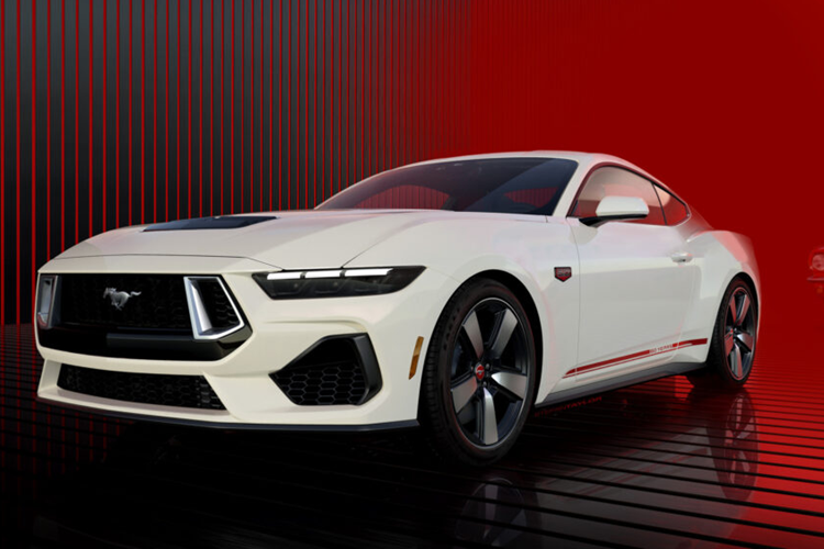 Ford chỉ cung cấp gói này cho 1.965 người mua, gợi nhắc về năm 1965 khi mà phiên bản thương mại chính thức ra mắt đối với dòng xe Mustang. Phiên bản Ford Mustang kỷ niệm 60 năm sẽ có sẵn để đặt hàng từ mùa hè này và Ford cho biết sẽ tiết lộ giá gần thời điểm này.
