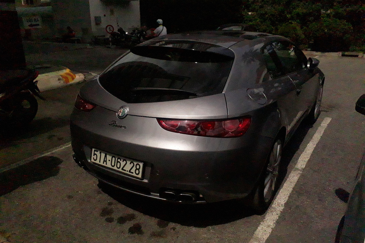 Brera ban đầu được ra mắt dưới dạng xe ý tưởng tại Triển lãm ô tô Geneva 2002, do Giorgetto Giugiaro của Italdesign Giugiaro thiết kế. Mẫu concept này được trang bị động cơ Maserati V8 có công suất khoảng 395 mã lực.