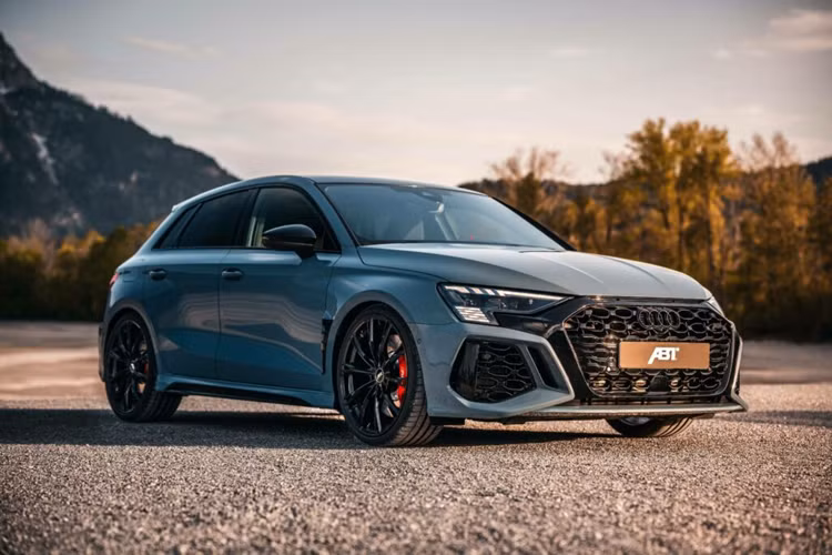 Lần này, ABT đã chọn một số thay đổi tinh tế hơn và đặt tên cho gói nâng cấp này là Audi RS3-S 2024 mới. Đối với gói nâng cấp này, ABT đã tiến hành tinh chỉnh hệ thống treo, hạ thấp chiều cao tổng thể của xe xuống 30 mm.