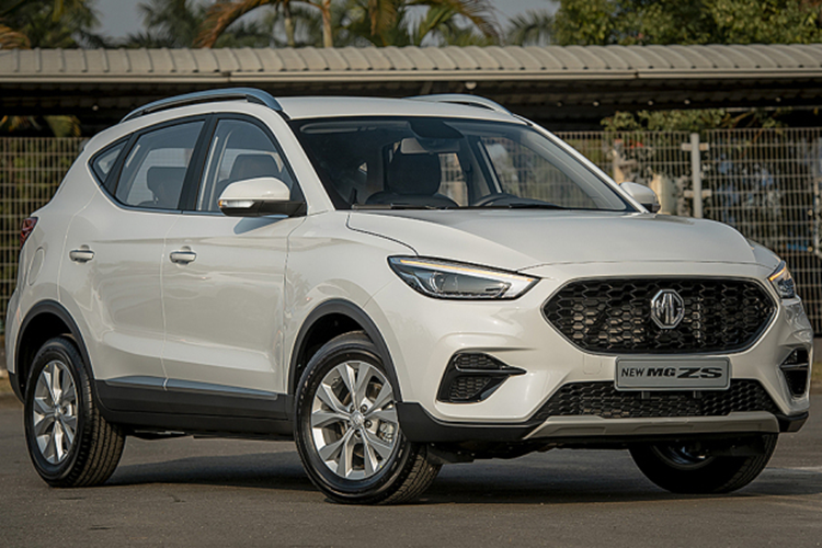 Cụ thể, trong tháng 8/2024 này, thương hiệu MG chạy chương trình khuyến mãi cho tất cả các mẫu xe của mình. Trong đó, dòng xe MG ZS được tặng lệ phí trước bạ trị giá 26 triệu đồng ở bản 1.5 STD và 29 triệu đồng với bản 1.5 LUX.