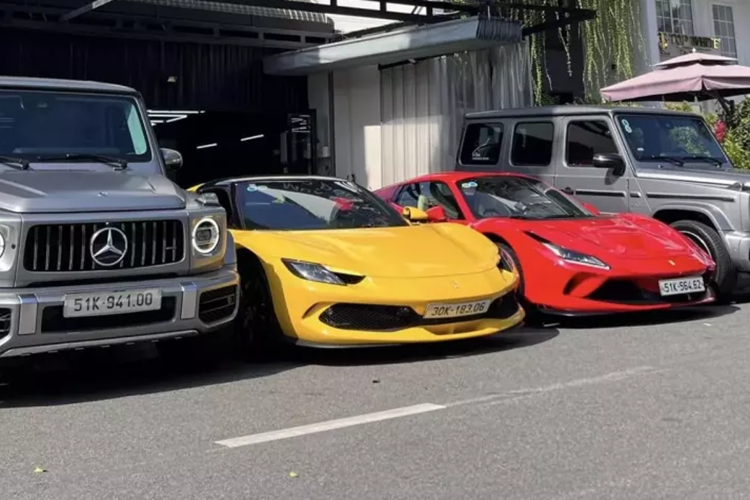 Mới đây, hình ảnh 1 dàn siêu xe và SUV gồm Ferrari và Mercedes-AMG G63 được "xếp lốp" cùng nhau tại một garage tại quận 7, TP HCM đã nhanh chóng thu hút sự quan tâm của cộng đồng mạng.