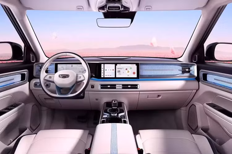 Hạ thấp cái nhìn xuống dưới, SUV cỡ nhỏ Geely Icon Butterfly 2024 sẽ có lưới tản nhiệt vuông vức, có tấm ốp màu bạc khỏe khoắn, và thanh chia lưới tản nhiệt thành 2 phần. Đèn pha LED dựng dọc, với 3 bóng, bao gồm tích hợp luôn đèn xi nhan.