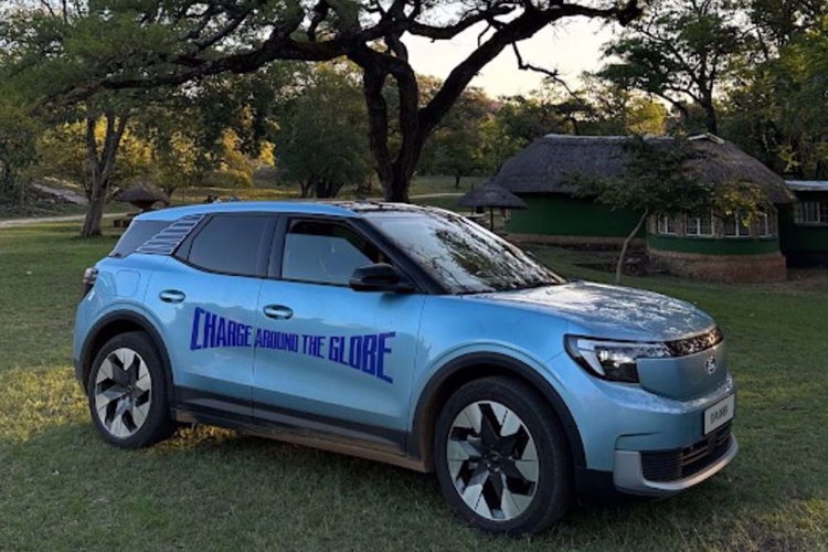 Theo kế hoạch, vào tháng 6/2024, hãng xe Ford sẽ đưa vào sản xuất hàng loạt mẫu Explorer chạy điện (EV). Dự kiến những chiếc xe đầu tiên sẽ bàn giao đến tay khách hàng vào khoảng tháng 8.