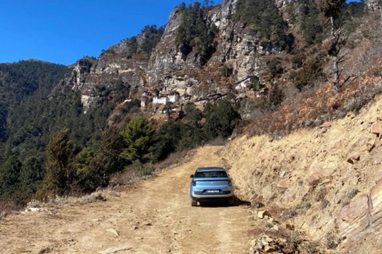 Vào ngày 5/1/2024, Alexis Alford đã cập nhật thông tin trên mạng xã hội của mình cho thấy cô đã đi được 14.890 km và rong ruổi suốt 75 ngày. Được biết, chiếc Ford Explorer EV mà nữ kỷ lục gia này lái là bản tiền thành phẩm. 