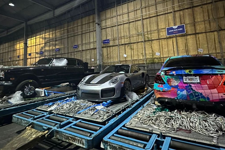 Hành trình siêu xe lớn nhất thế giới - Gumball 3000 năm nay chọn TP.HCM là điểm xuất phát vì muốn quảng bá hình ảnh đất nước Việt Nam tới bạn bè quốc tế. Theo kế hoạch, hành trình siêu xe Gumball 3000 2024 sẽ chính thức được diễn ra vào ngày 14/9 tới đây.