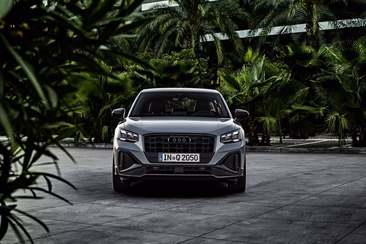 Màn hình đồng hồ kỹ thuật số được nhấn mạnh là có thể hiển thị thông tin ở độ phân giải Full HD, với độ sáng tối ưu và giao diện trình bày dễ dàng tùy chỉnh linh hoạt tùy theo nhu cầu.