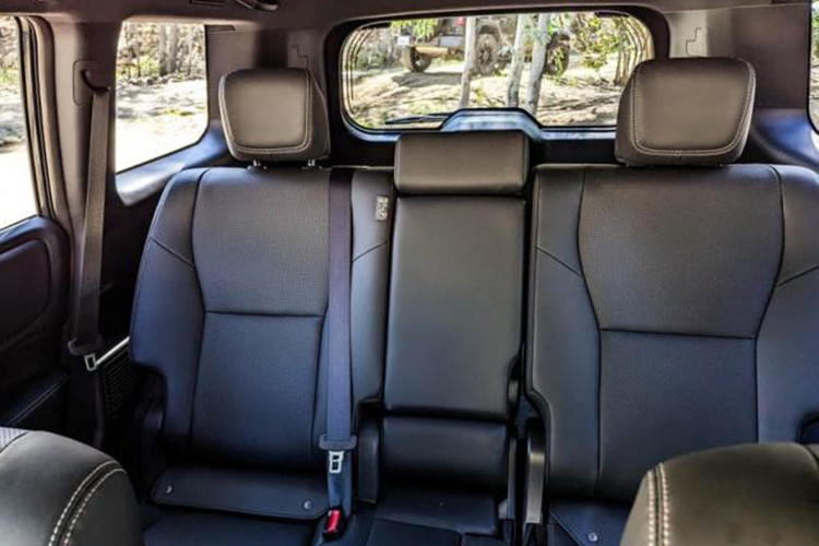 Bất chấp mức giá đề xuất Toyota Land Cruiser 2024 là 76.695 USD (khoảng 1,95 tỷ đồng), đại lý vẫn yêu cầu mức giá 96.690 USD (khoảng 2,46 tỷ đồng).