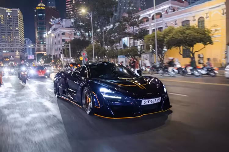 Sức mạnh của siêu xe McLaren GT từng thuộc sở hữu của 1 nữ đại gia Cần Thơ sẽ đến từ khối động cơ V8, tăng áp kép, dung tích 4.0 lít mới, sản sinh công suất tối đa 620 mã lực và mô-men xoắn cực đại 630 Nm ở dải vòng tua máy từ 5.500 đến 6.500 vòng/phút.